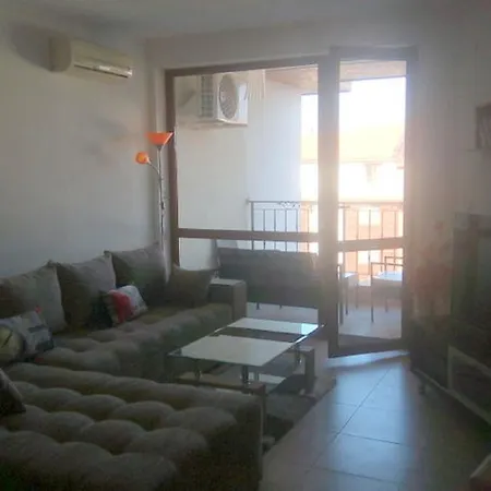 B44 Apollon Complex רבדה
